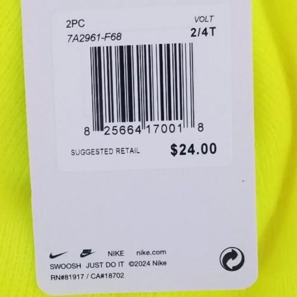 NWT Nike Beanie and Glove/Mitten 2-Piece Set Volt Yellow Toddler 2/4 Winter